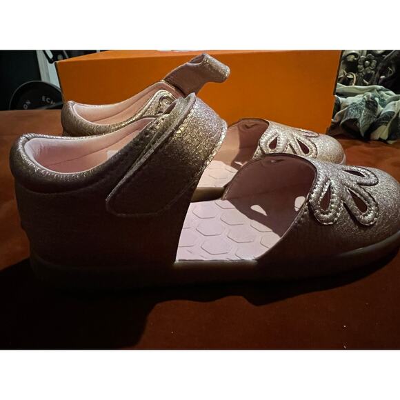 NIB Livie & Luca Petal 2.0 Rose Gold Shoes Size 3Y NEW - Picture 4 of 7